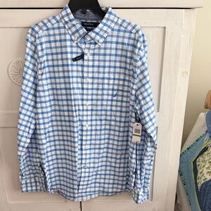 Nautica Casual Dress Shirt Men’s size L (Classic fit/Stretch)
